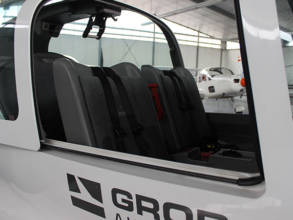 cabina Grob G 120TP